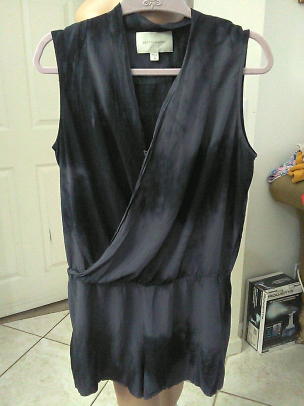LK. NEW LUX. BROCHU WALKER ROMPER XX SOFT VISCOSE HOOK/EYE CLOSURE SZM M